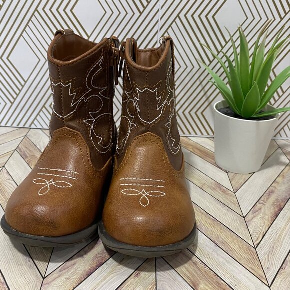 🐎🤠 TINY BOOTS, BIG ATTITUDE 🤠🐎 Unisex size toddler 6 Cowbaby attire - Picture 2 of 8